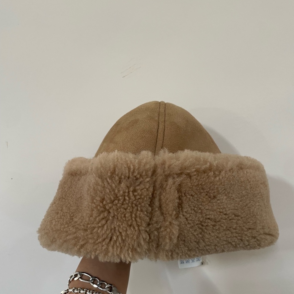 Crawley sheepskin Hat